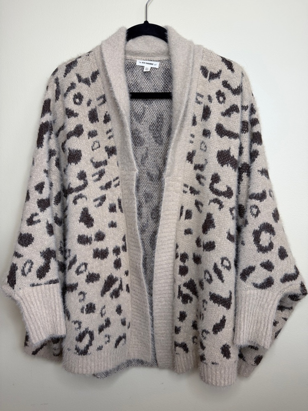 ee:some Women’s M/L Leopard Print Fuzzy Oversized Open Front Cardigan